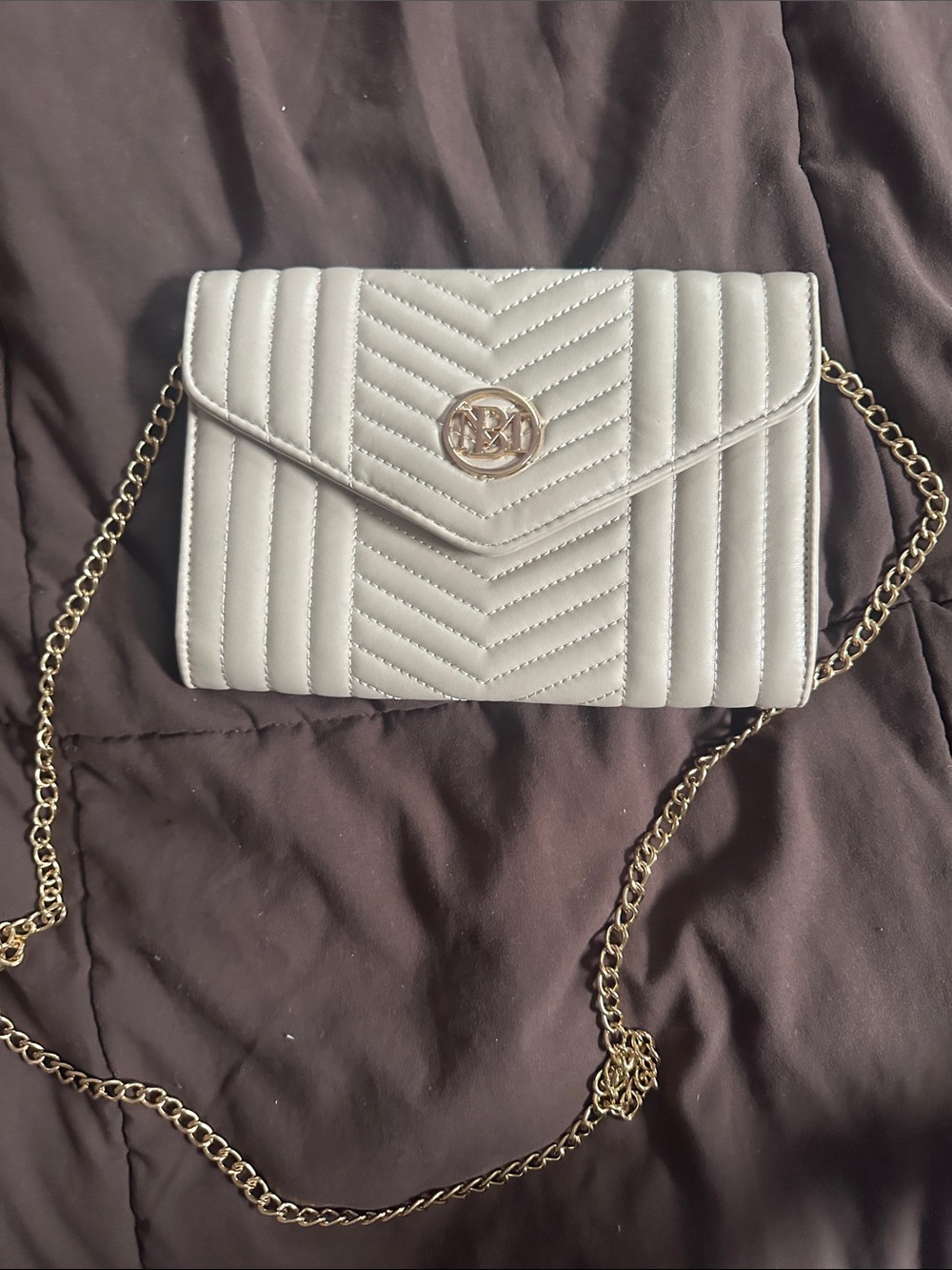 Quilted Chain Crossbody Bag in Light Gray with Gold Accent